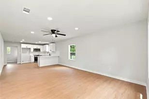 8414 Schiro Rd, Hitchcock, TX 77563 - Photo 14