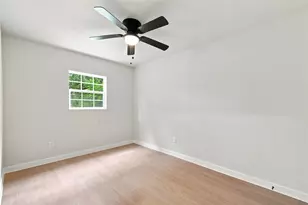 8414 Schiro Rd, Hitchcock, TX 77563 - Photo 20