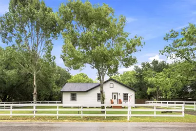 8414 Schiro Road, Hitchcock, TX 77563 - Photo 1