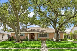 6735 Lindyann Ln, Houston, TX 77008 - Photo 30