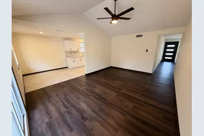 3915 Heatherbrook Drive, Houston, TX 77045 - Photo 4