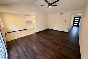 3915 Heatherbrook Dr, Houston, TX 77045 - Photo 4