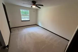 3915 Heatherbrook Dr, Houston, TX 77045 - Photo 16