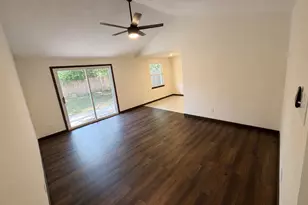 3915 Heatherbrook Dr, Houston, TX 77045 - Photo 6
