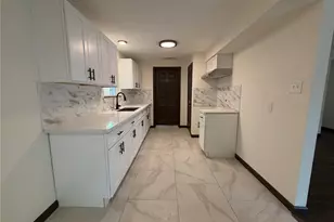 3915 Heatherbrook Dr, Houston, TX 77045 - Photo 8