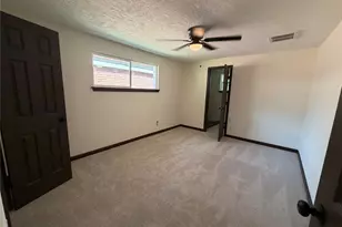 3915 Heatherbrook Dr, Houston, TX 77045 - Photo 16