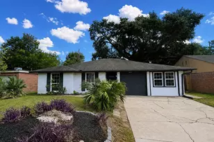3915 Heatherbrook Dr, Houston, TX 77045 - Photo 2