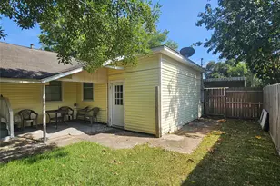 125 E 6th St, Deer Park, TX 77536 - Photo 12