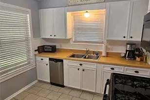 125 E 6th St, Deer Park, TX 77536 - Photo 6