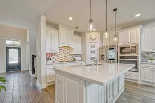 2337 Mayfield Trail Ct, League City, TX 77573 - Photo 4