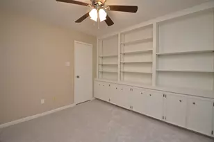 12310 Burgoyne Dr, Houston, TX 77077 - Photo 32