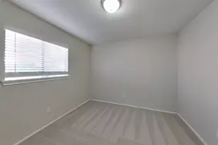 5655 Hardwood Forest Dr, Houston, TX 77088 - Photo 10