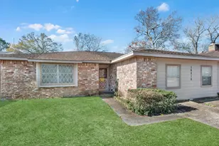 16810 Barcelona Dr Dr, Friendswood, TX 77546 - Photo 2