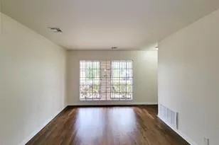 7426 Navasota St, Houston, TX 77016 - Photo 4