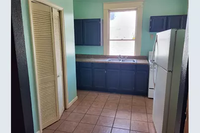 4401 Avenue Q 1/2 #2, Galveston, TX 77550 - Photo 4