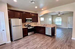 311 Woodland Hills Dr, Conroe, TX 77303 - Photo 6