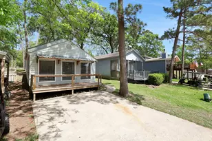 111 Harbour Row Dr, Coldspring, TX 77331 - Photo 2