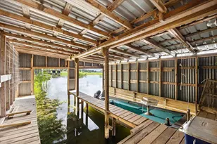 29331 County Rd 25, Damon, TX 77430 - Photo 22