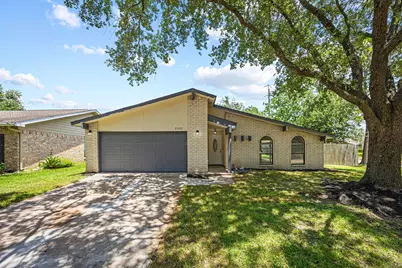 2002 Eastfield Circle, Missouri City, TX 77459 - Photo 2