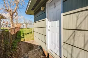 714 W 7th St, Freeport, TX 77541 - Photo 24