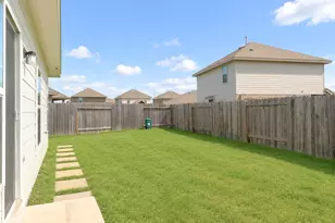 323 Bennett St, Angleton, TX 77515 - Photo 20