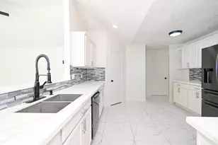 15427 Evergreen Pl Dr, Houston, TX 77083 - Photo 16