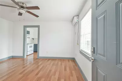 5320 Polk Street #10, Houston, TX 77023 - Photo 2