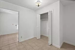 105 Alice St, Anahuac, TX 77514 - Photo 18