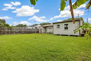 7113 Sycamore Dr, Galveston, TX 77551 - Photo 6