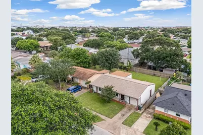 7113 Sycamore Drive, Galveston, TX 77551 - Photo 22