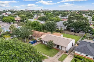 7113 Sycamore Dr, Galveston, TX 77551 - Photo 22