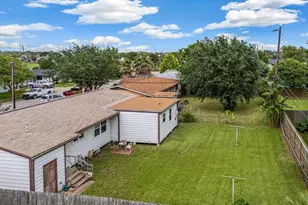 7113 Sycamore Dr, Galveston, TX 77551 - Photo 4