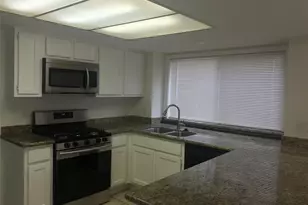 3310 Stillmeadow Ct, Sugar Land, TX 77479 - Photo 4
