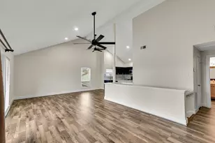 7 April Point Dr N, Conroe, TX 77356 - Photo 14