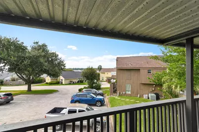 7 April Point Drive N, Conroe, TX 77356 - Photo 22