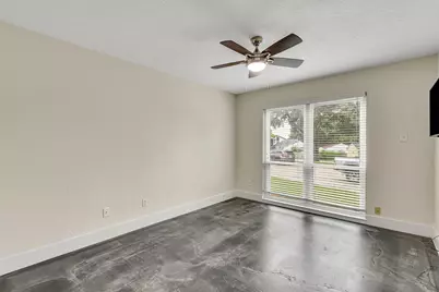 7 April Point Drive N, Conroe, TX 77356 - Photo 8