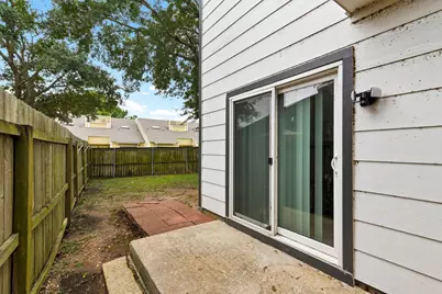 7 April Point Drive N, Conroe, TX 77356 - Photo 4