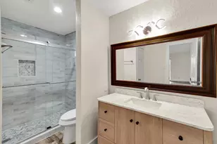 7 April Point Dr N, Conroe, TX 77356 - Photo 20