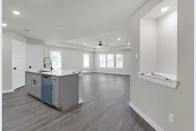 420 W Lobit Street, Baytown, TX 77520 - Photo 4