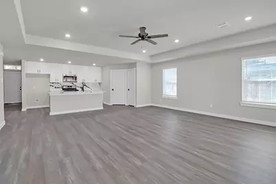 420 W Lobit Street, Baytown, TX 77520 - Photo 8