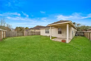 10010 Deer Track Ct, Houston, TX 77064 - Photo 12