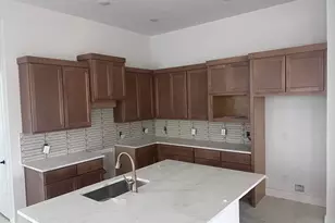 13211 Valley Orchard, Tomball, TX 77375 - Photo 2