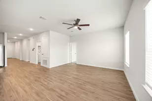 16851 Bristle Cone Wy, Conroe, TX 77302 - Photo 10