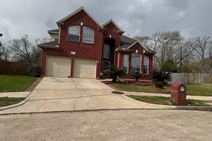 226 Persimmon Dr, Baytown, TX 77520 - Photo 1