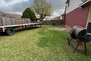 226 Persimmon Dr, Baytown, TX 77520 - Photo 18