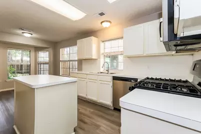 4910 Stone Harbor Drive, Friendswood, TX 77546 - Photo 8