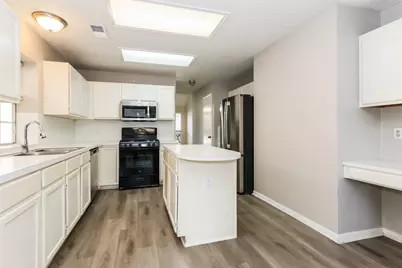 4910 Stone Harbor Drive, Friendswood, TX 77546 - Photo 10
