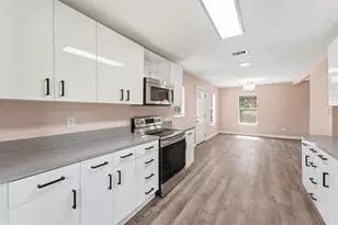 672 County Rd 3317, Cleveland, TX 77327 - Photo 14