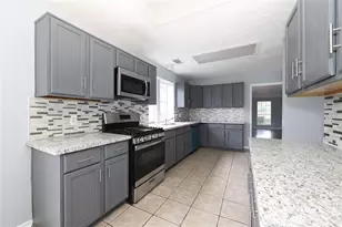 21418 Wildcroft Dr, Katy, TX 77449 - Photo 4