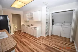 1911 Westlake Rd, Houston, TX 77062 - Photo 6